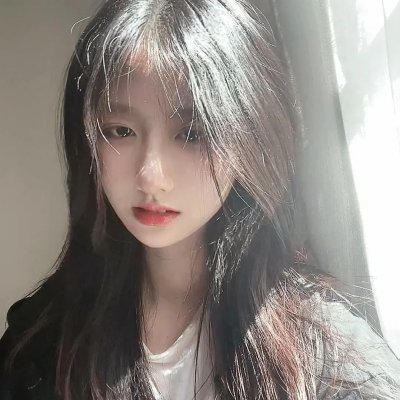 宴律，你的白月光回国了